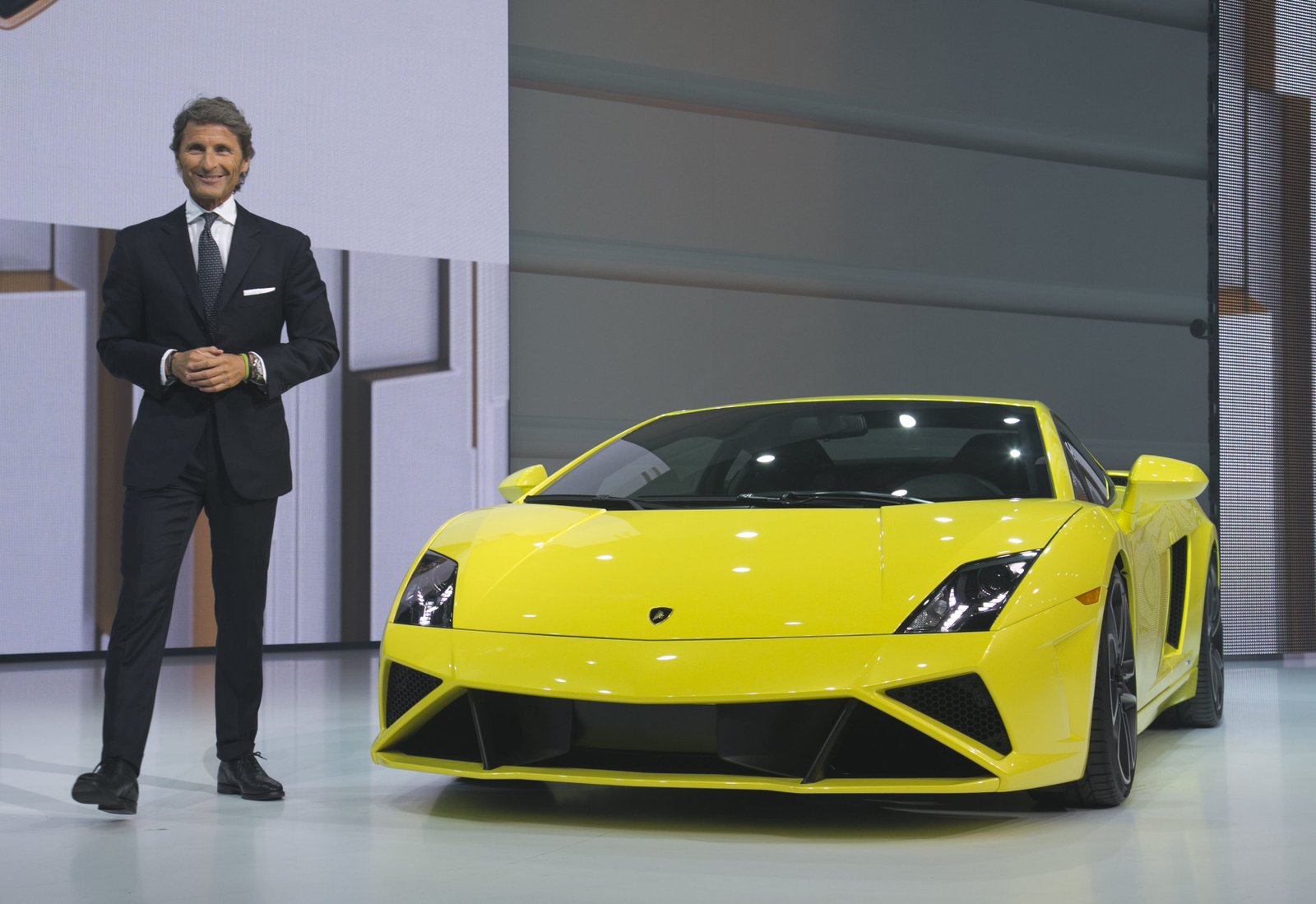 lamborghini at 2012 paris motor show group night paris 3