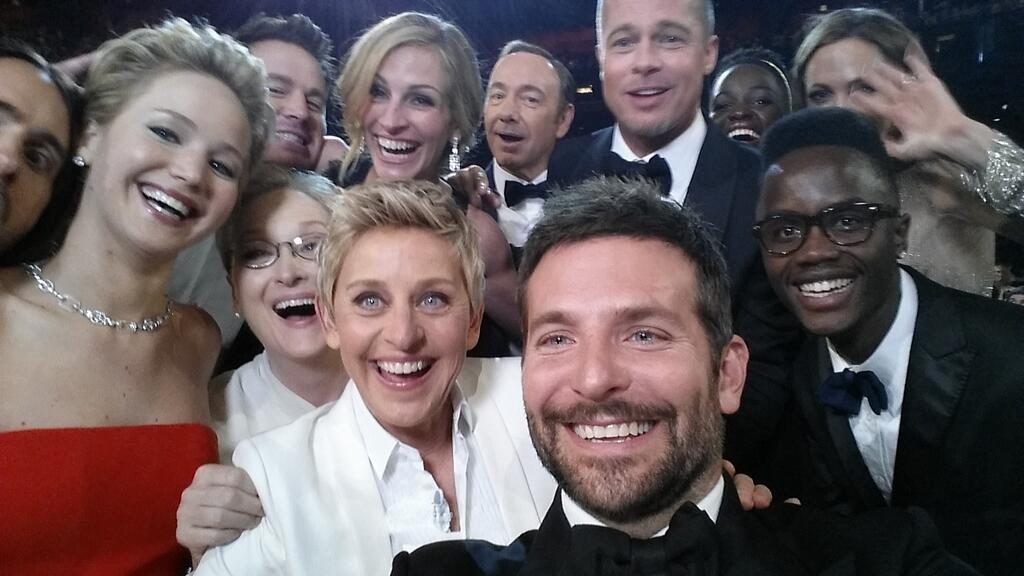 EllenDeGeneres Oscars Selfie 001